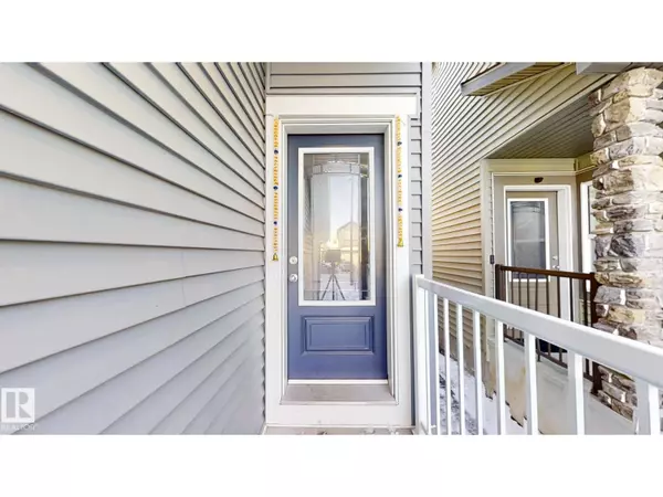 Edmonton, AB T6T2R8,2043 13 AV NW