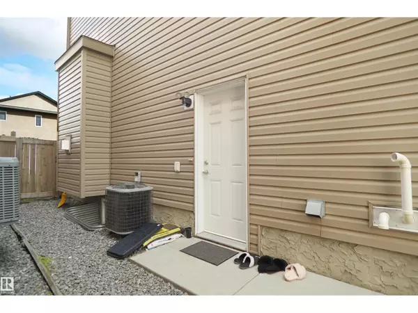 Edmonton, AB T5Y2V9,17007 62 ST NW