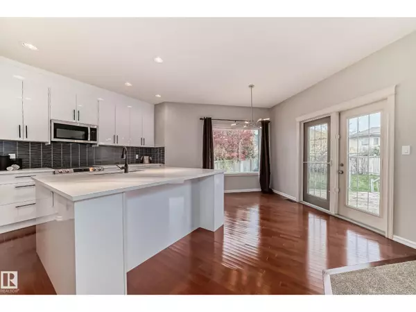 Edmonton, AB T6M2X2,203 CALDWELL WY NW