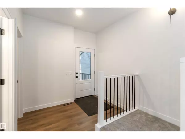 Edmonton, AB T6M3G3,8980 Elves LO NW NW