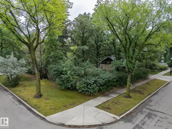 Edmonton, AB T5N2A6,10235 134 ST NW NW