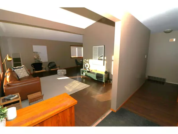 Edmonton, AB T6M1A7,11716 42 AV NW