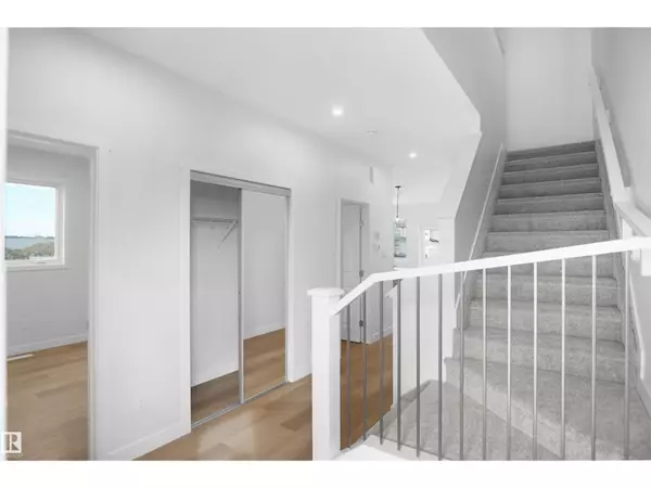 Edmonton, AB T6M1P7,2241 194A ST NW