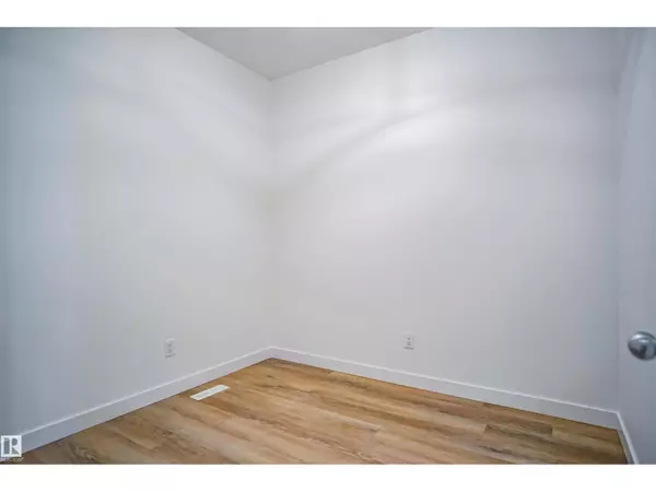 Spruce Grove, AB T7X0Y6,183 Caledon CR