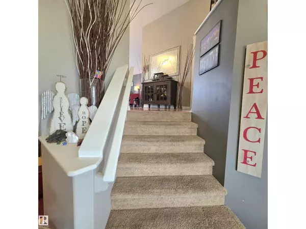 Drayton Valley, AB T7A0B4,4148 41A AV