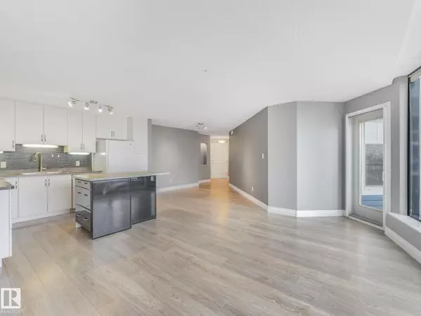 Edmonton, AB T6V0B4,#332 16035 132 ST NW