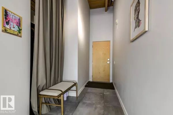 Edmonton, AB T5J1K3,#208 10309 107 ST NW