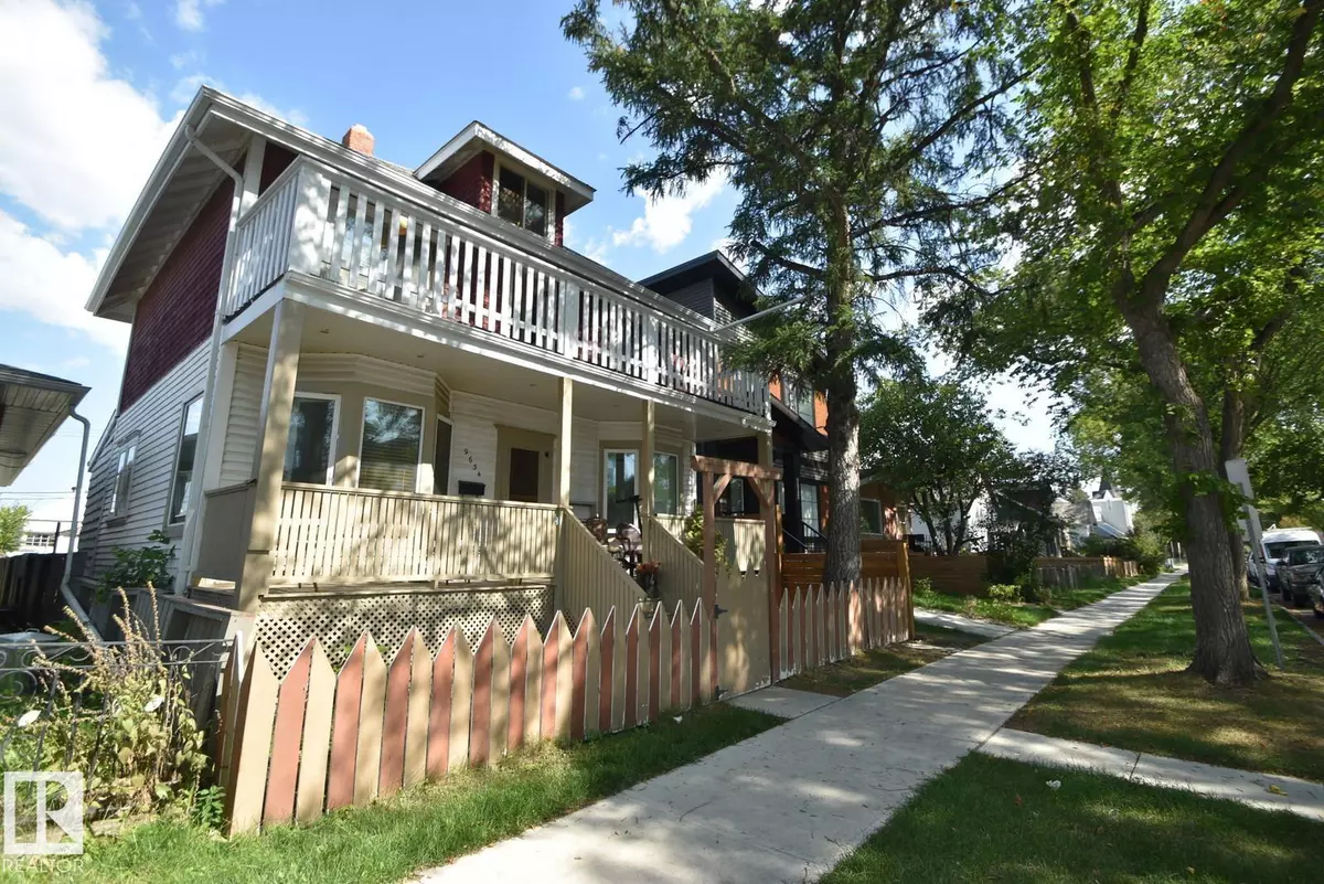 Edmonton, AB T5H1H5,9634 110 AV NW