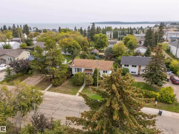620 13 ST, Cold Lake, AB T9M1B2