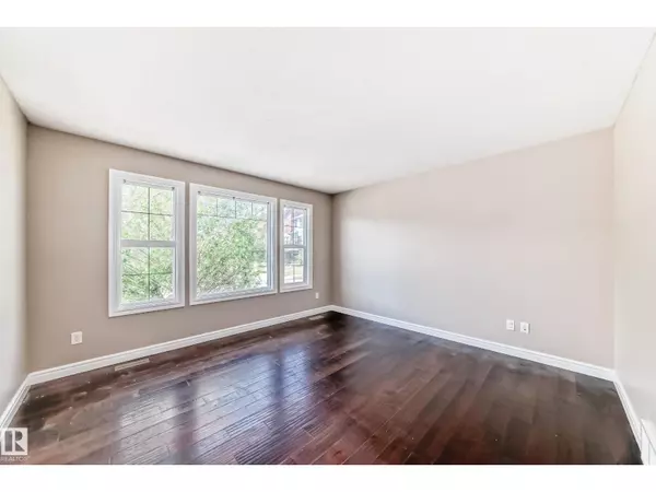 Edmonton, AB T6T0X5,1553 33A ST NW NW