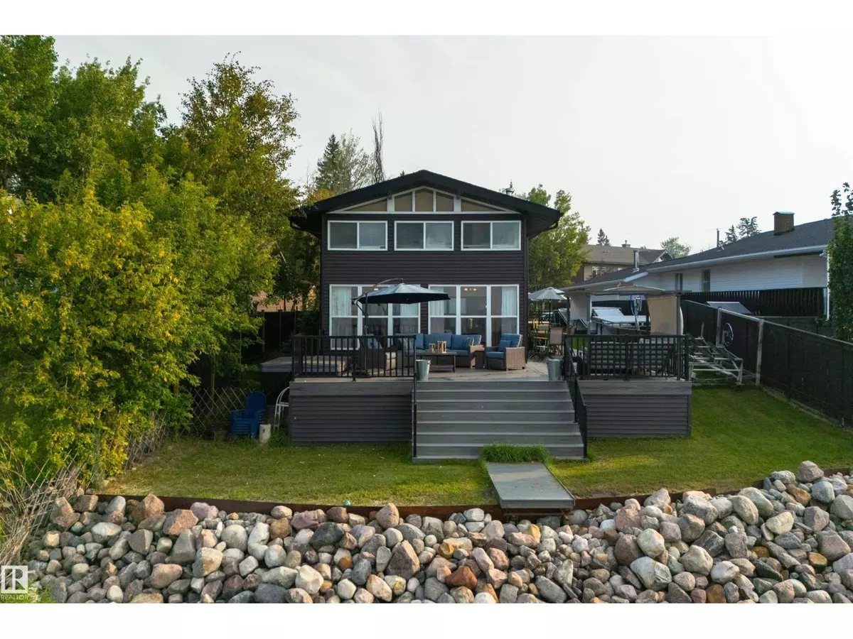 Rural Lac Ste. Anne County, AB T0E1A0,820 8 ST