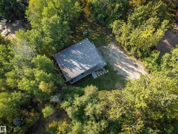 Rural Lac Ste. Anne County, AB T0E0A0,5441 49 ST