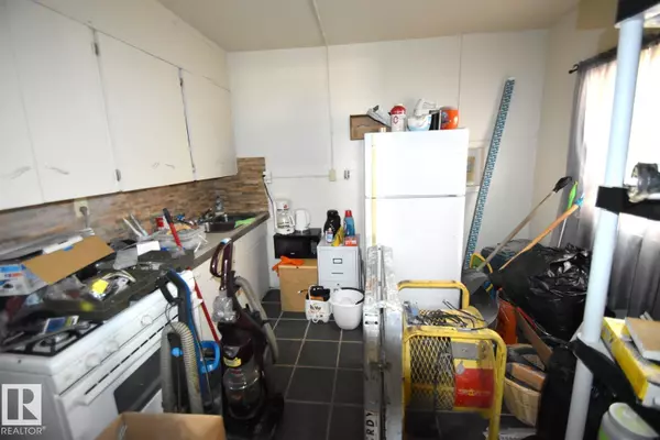 Edmonton, AB T5H2J2,10629 96 ST NW