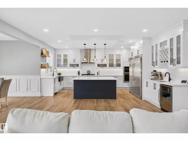 Edmonton, AB T5T4V1,3912 GINSBURG CR NW