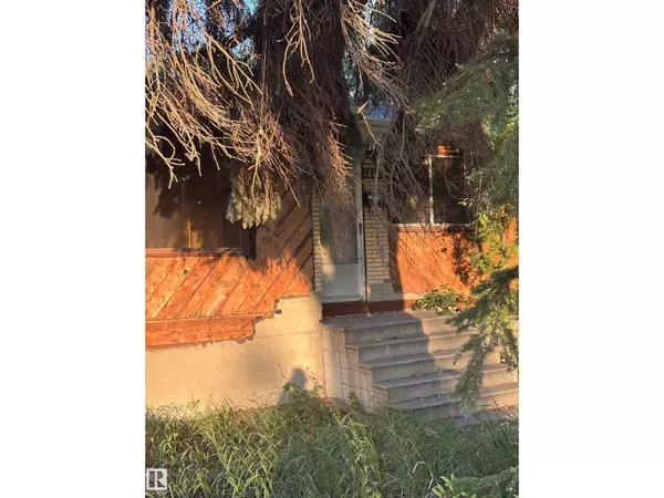 Edmonton, AB T5W2L4,12125 40 ST NW