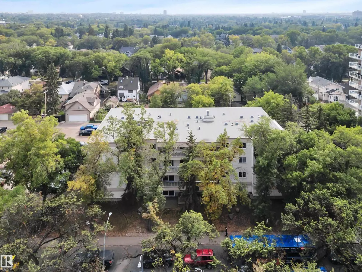 Edmonton, AB T6G2P1,#102 8149 111 ST NW