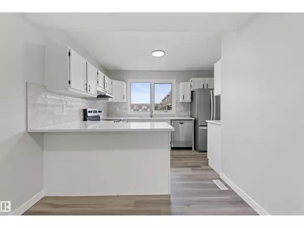 Edmonton, AB T6J5N5,#12 3115 119 ST NW