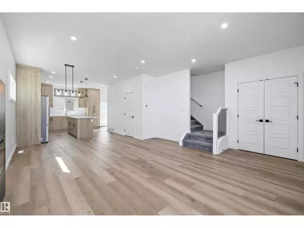 Edmonton, AB T5Y3X1,6079 180 AV NW