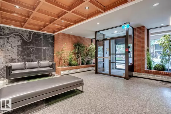 Edmonton, AB T5K2N3,#1702 9916 113 ST NW