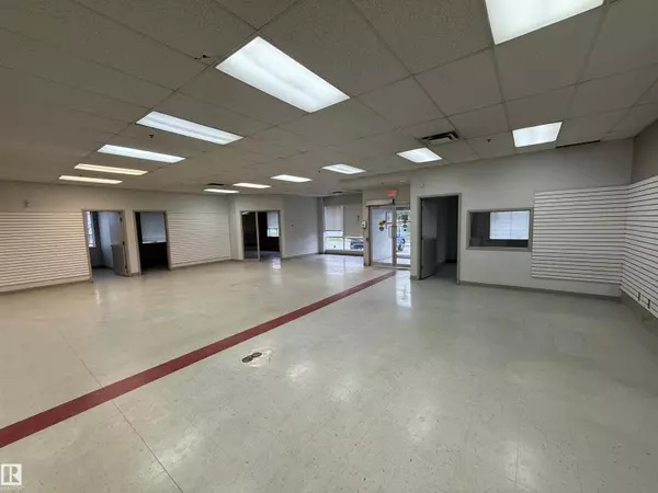 Sherwood Park, AB T8H2B6,63 Strathmoor DR