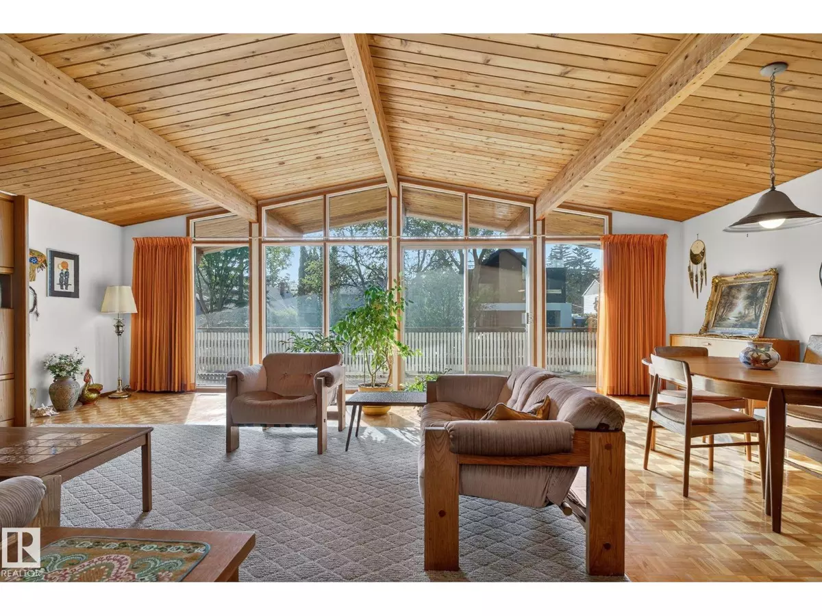 Edmonton, AB T6A3L9,9937 82 ST NW