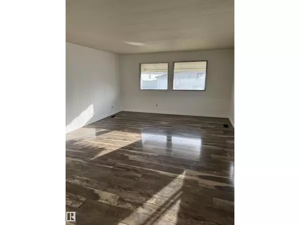 Camrose, AB T4V3A5,#67 4802 54 AV