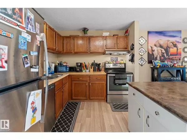 Edmonton, AB T5Y1P7,#202 2904 139 AV NW