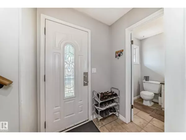 Edmonton, AB T5Y1S1,2343 139 AV NW