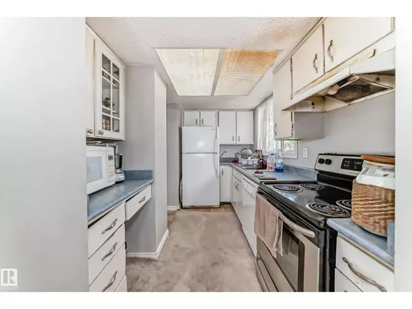 Edmonton, AB T5Y1S1,2343 139 AV NW