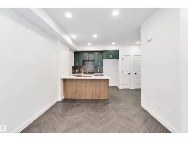 Edmonton, AB T6W5C6,#37 16231 19 AV SW