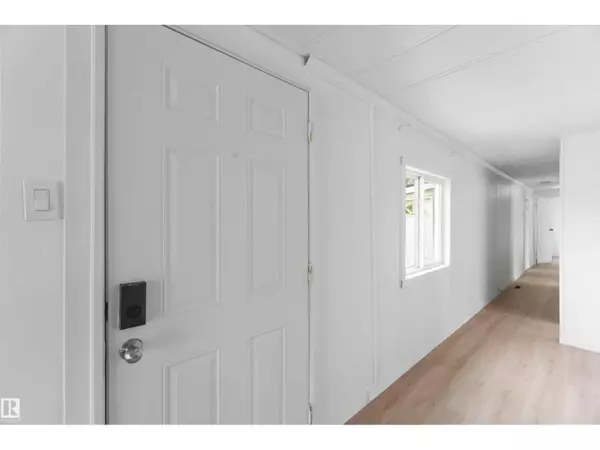 Spruce Grove, AB T7X3L1,215 305 Calahoo RD