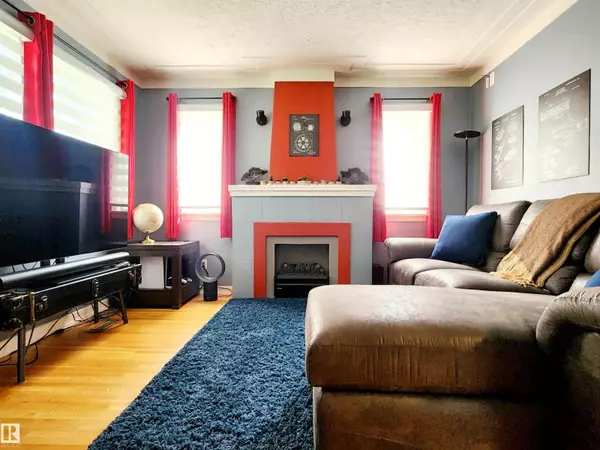 Edmonton, AB T6E0Z8,10619 72 AV NW