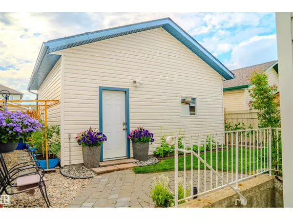 Edmonton, AB T6X1E1,620 88 ST SW