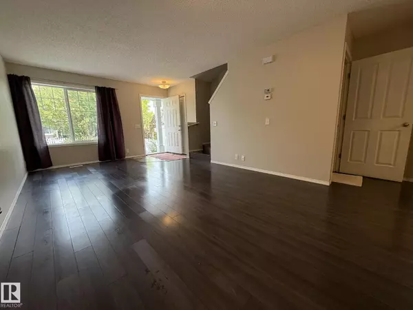 Edmonton, AB T6R3V5,#35 3075 TRELLE CR NW