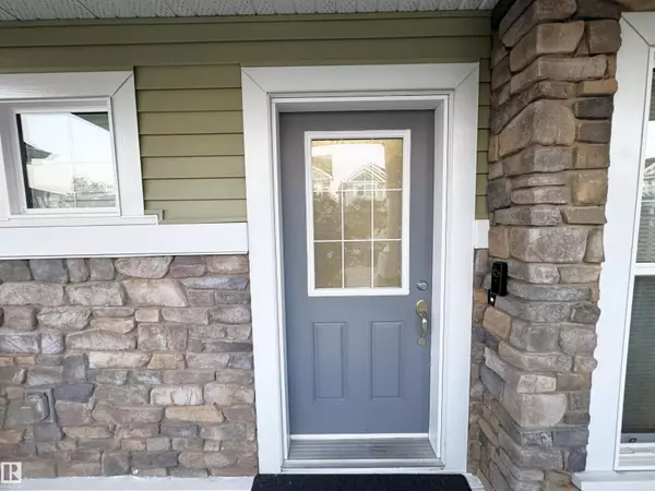 Edmonton, AB T6X1Z2,2336 70 ST SW