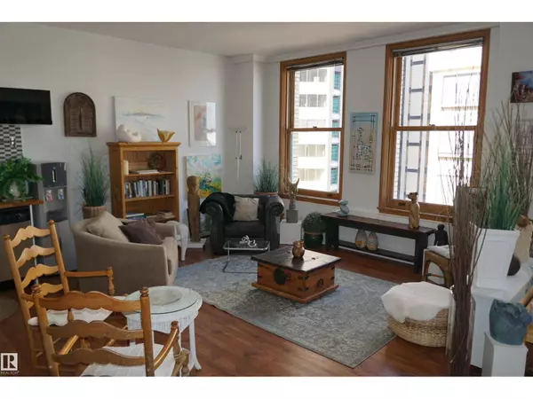 Edmonton, AB T5J0N8,#808 10134 100 ST NW