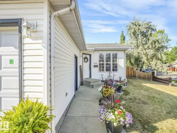 St. Albert, AB T8N6G7,119 DEER RIDGE DR