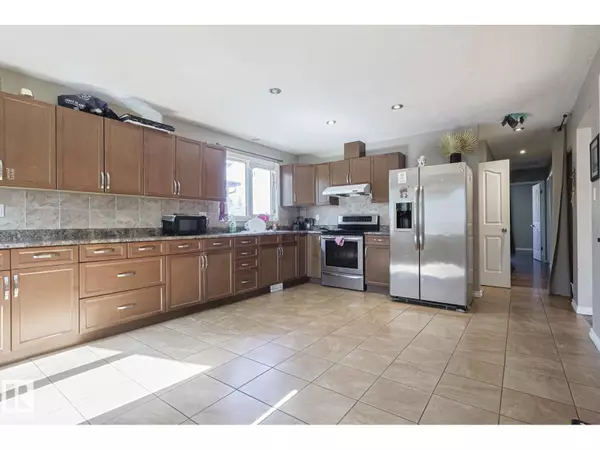 Edmonton, AB T5H1E8,9308A & 9308B 109A AV NW