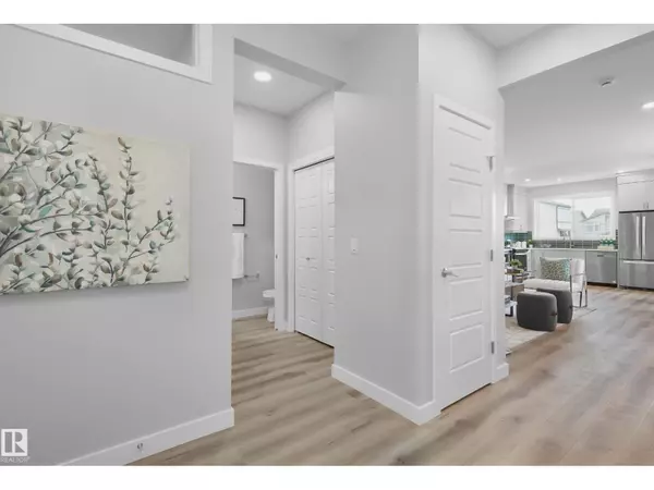 Edmonton, AB T6X3J4,811 Rowan CL SW