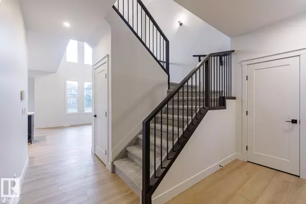 Edmonton, AB T6W5E1,13039 212 ST NW