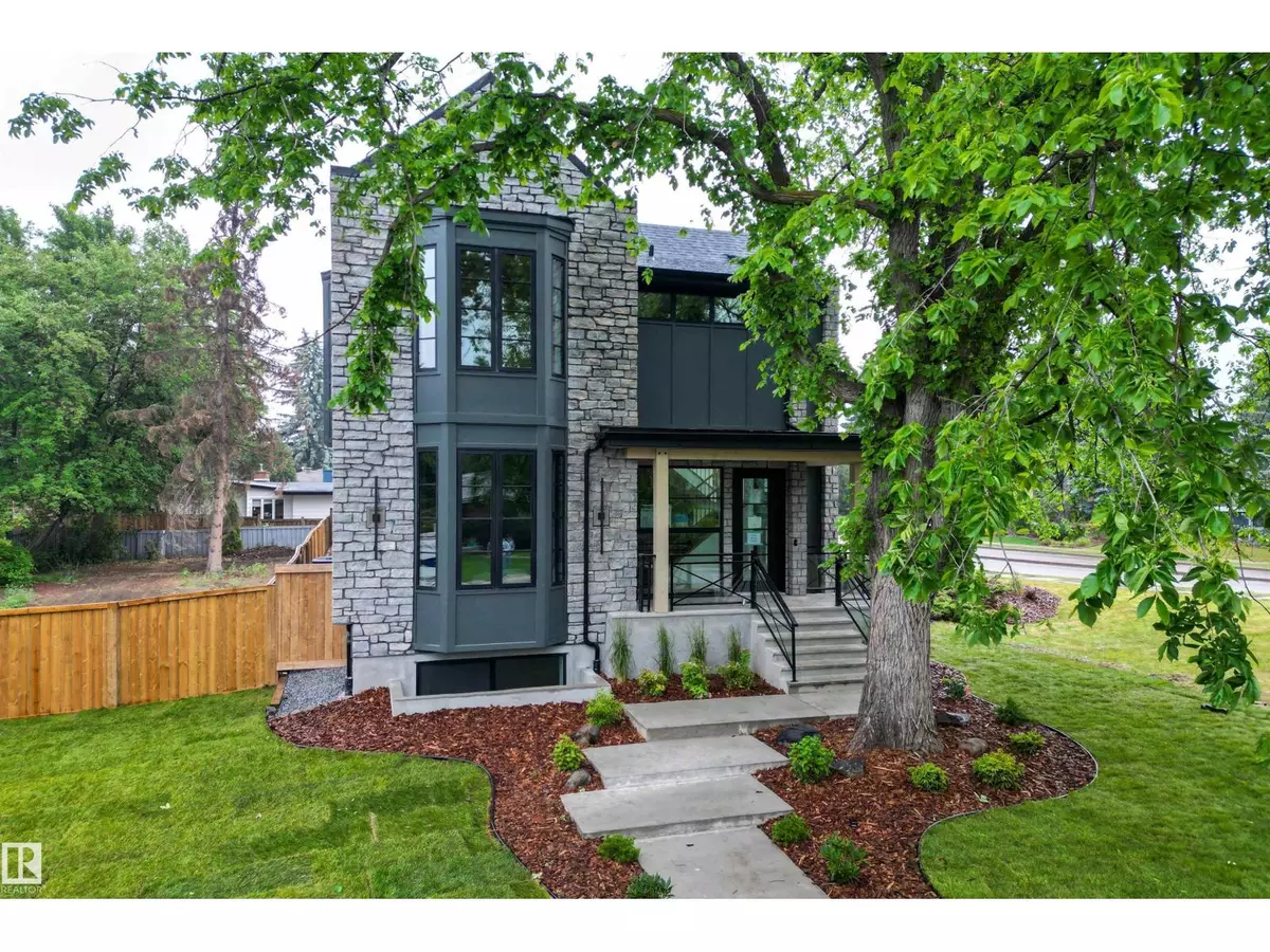 Edmonton, AB T5R3Y7,13804 85 AV NW