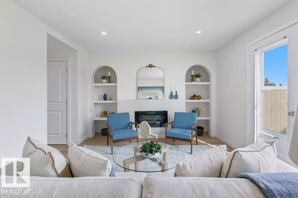 Edmonton, AB T5W4S9,121 ABBOTTSFIELD RD NW