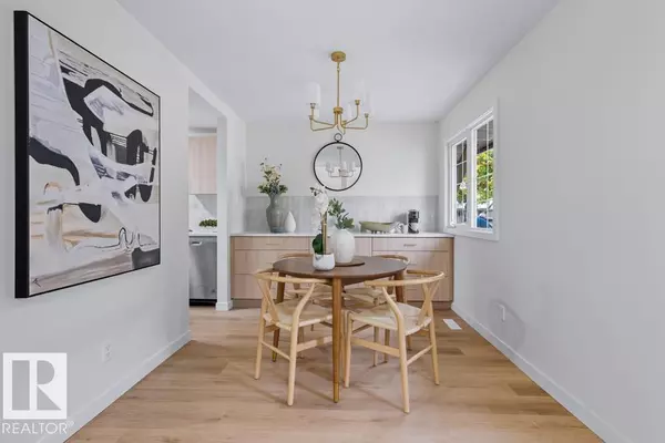 Edmonton, AB T5W4S9,121 ABBOTTSFIELD RD NW