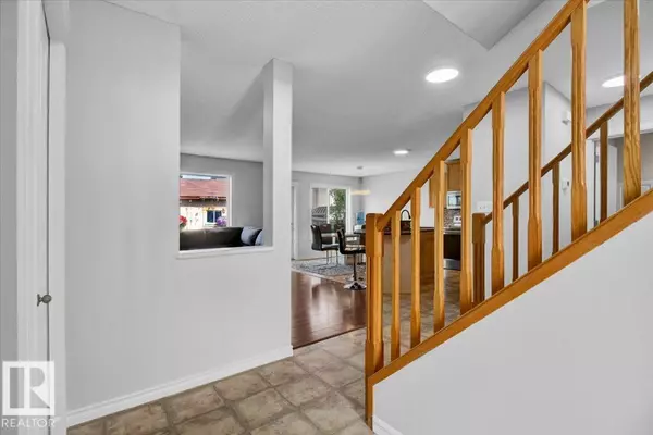 Edmonton, AB T6T1Y4,3372 25 AV NW