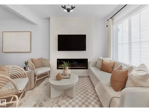 Edmonton, AB T6W5G5,5032 KINNEY LINK LI SW