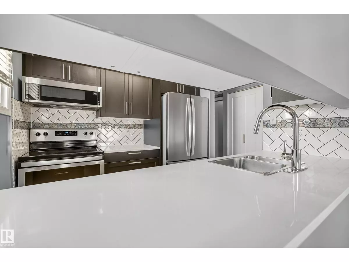 Edmonton, AB T5X5T4,225 LANCASTER TC NW