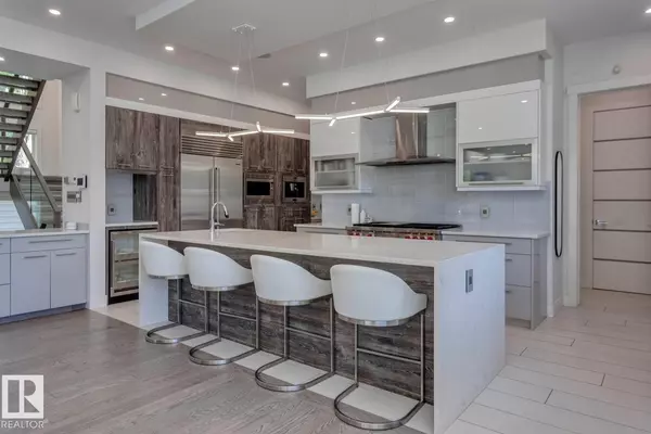 Edmonton, AB T5R5E5,14643 92A AV NW