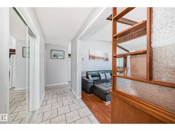 Edmonton, AB T5E1B9,8311 150 AV NW