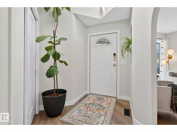 Edmonton, AB T5T1J7,3931 33 ST NW
