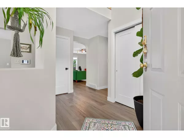 Edmonton, AB T5T1J7,3931 33 ST NW